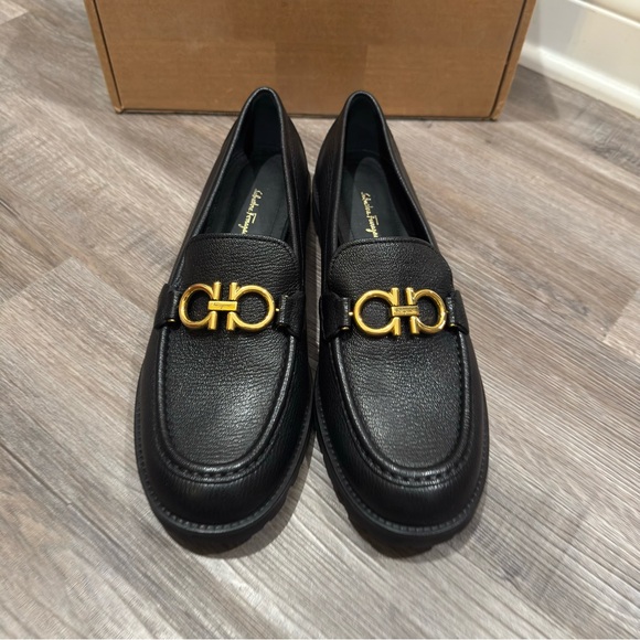 Salvatore Ferragamo Rolo Gancini Logo Embellished Textured Pebble Leather Loafer - Picture 3 of 14